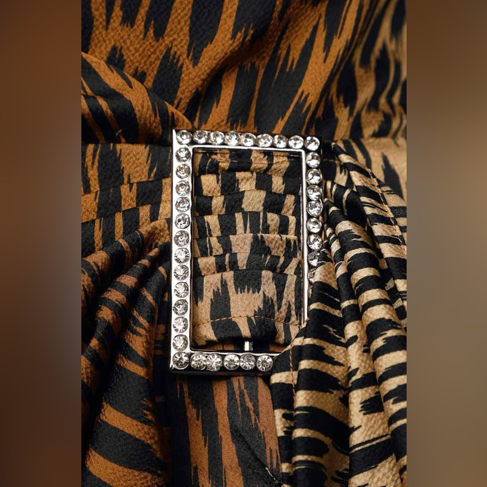 Lulus Fierce Ambition Brown Tiger Print Long Sleeve Top Sz Small NEW Faux Wrap - Picture 3 of 9